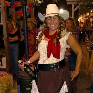 Meet your Posher, Carolyn